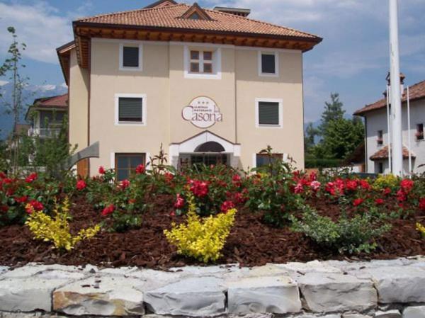 Hotel Ristorante La Casona Feltre Exterior foto