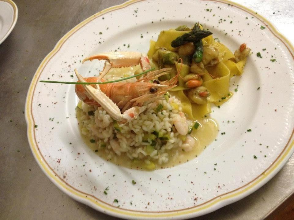 Hotel Ristorante La Casona Feltre Exterior foto